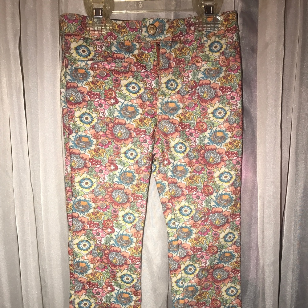 Zara girls pants. Flowered. Never worn.